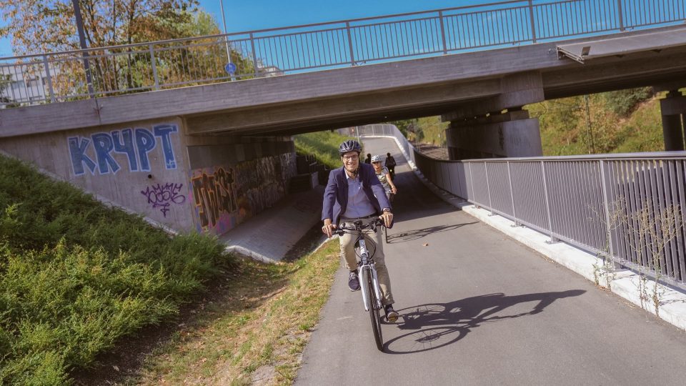 Grüne-Industrie-Tour - hinter den Kulissen der ''GreenCity'' Freiburg. Eine Radtour mit u.a. Bürgermeisterin Gerd Stuchlik und Herr von Zahner, Umweltamt | 17. August 2018