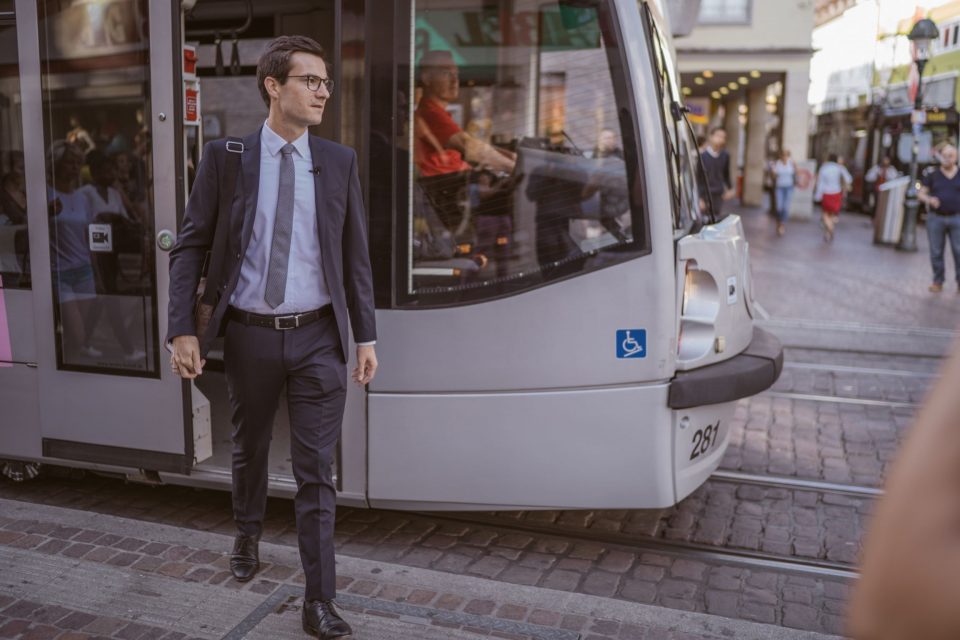 Erster Arbeitstag beginnt mit der Straßenbahnfahrt ins Rathaus. | 2. Juli 2018