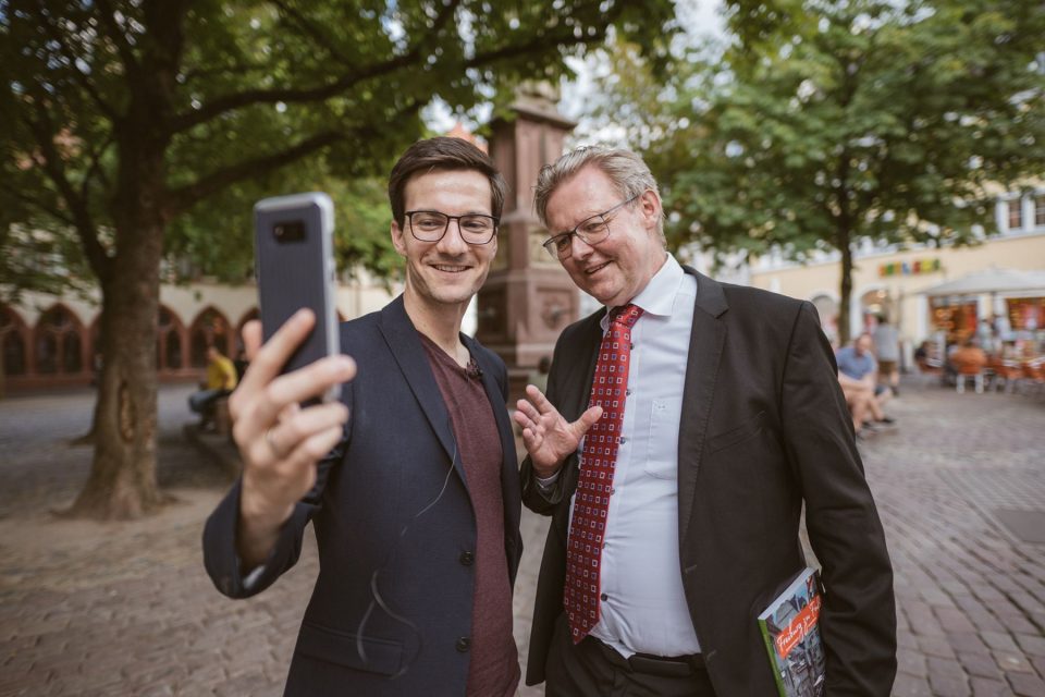 Die erste Live-Sprechstunde auf Facebook des Oberbürgermeisters Martin Horn - Erster Bürgermeister Ulrich von Kirchbach stoß noch spontan dazu. | 27. Juli 2018